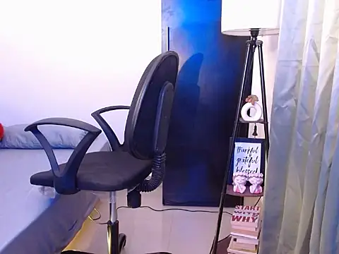 thickthighs369's cam snapshot