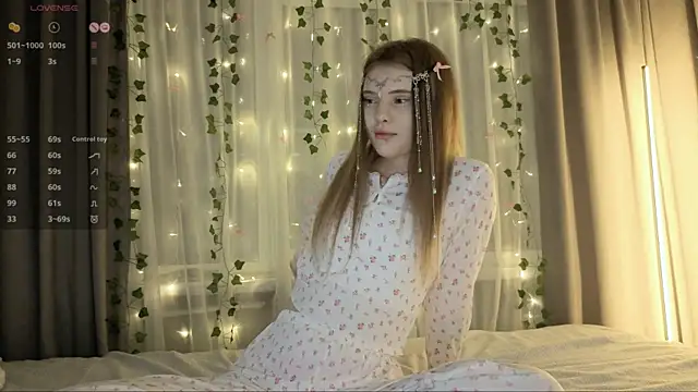 CarolinePepper's cam snapshot