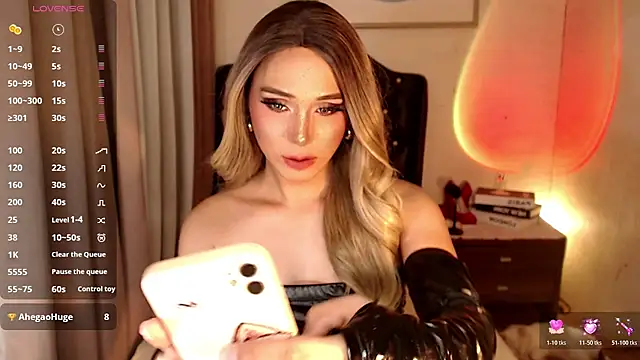 Tgirl_sasssy live sex cam