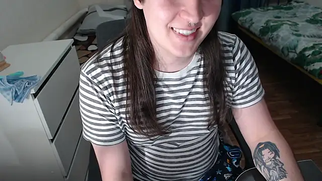 EvaMiron's cam snapshot