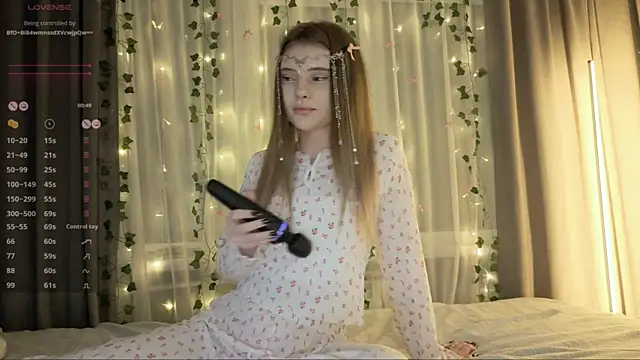 CarolinePepper live sex cam