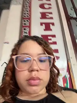 Lucyklein2022's cam snapshot