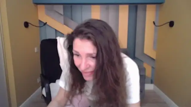 EllaLong's cam snapshot