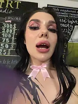 MaeveMoon live sex cam