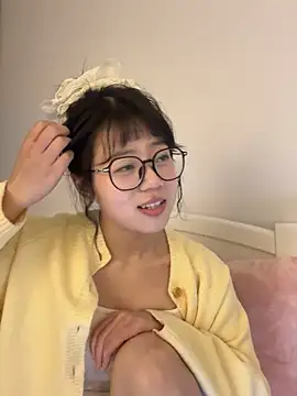 Ella-AAAAA live sex cam