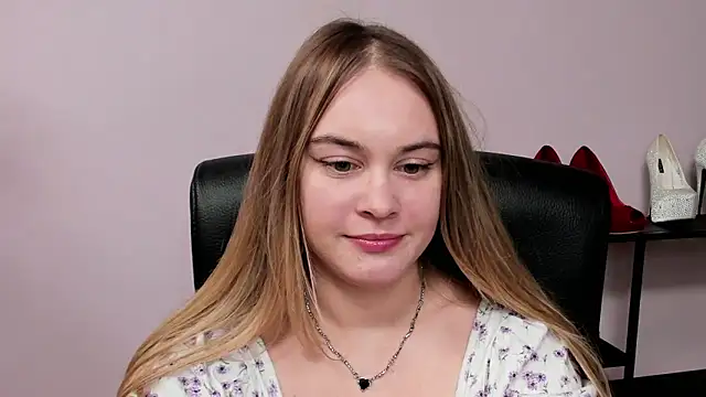 kitty_valeria's cam snapshot