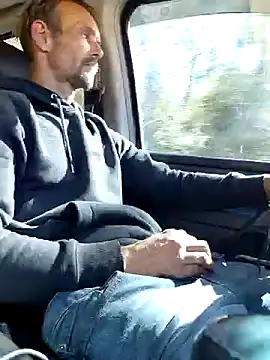 Hungwell1515 live sex cam