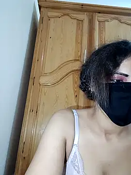 ghadiraa live sex cam