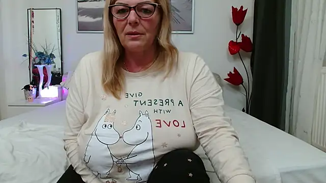 YulliaMilf's cam snapshot