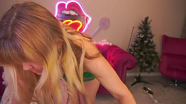 BellaLaPetit's cam snapshot