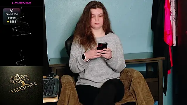 TreeJeanne's cam snapshot