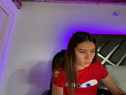 alison_parkerr26's cam snapshot