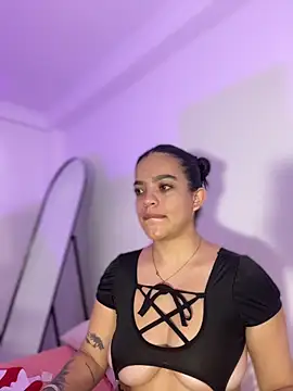 JuanitaMore01's cam snapshot