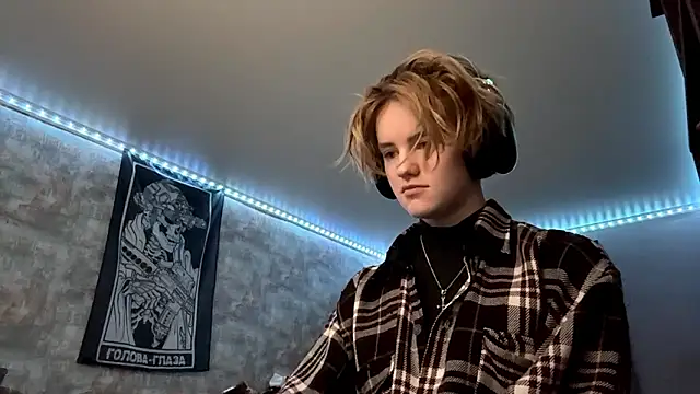 CutieGoga's cam snapshot