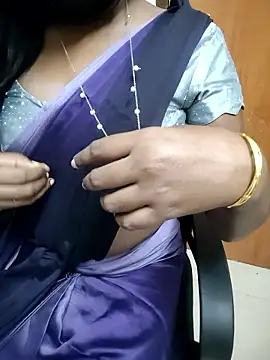 Tamilmallu-duskygirl03's cam snapshot