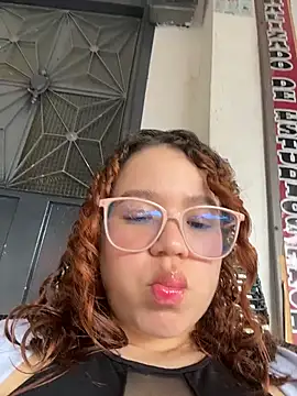 Lucyklein2022's cam snapshot