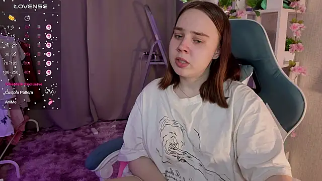 lunalyna's cam snapshot