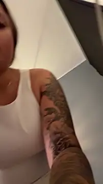 MiaPetit_'s cam snapshot