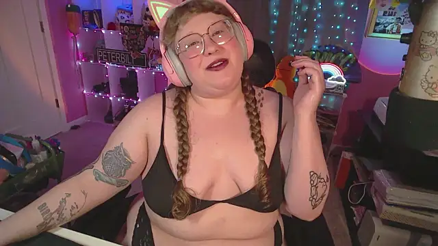 FatVeronica's cam snapshot