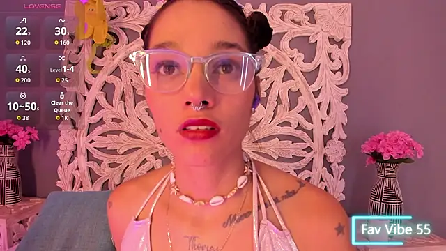 loraineblake's cam snapshot