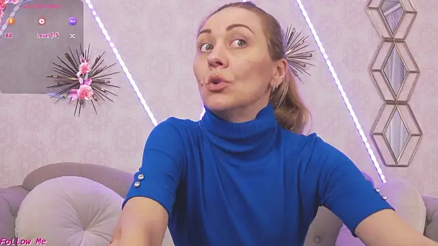 EllaMilf_'s cam snapshot