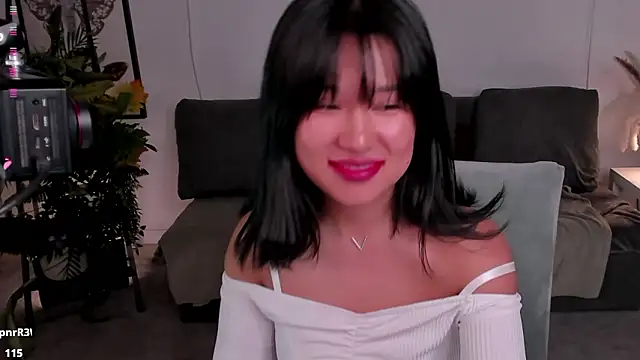 Erika_Kim's cam snapshot