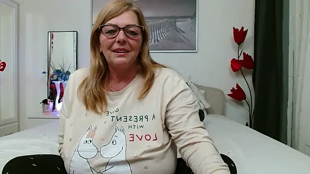 YulliaMilf's cam snapshot