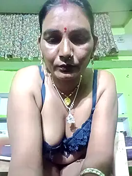 YOURFIVAA's cam snapshot