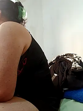 yaneth_'s cam snapshot