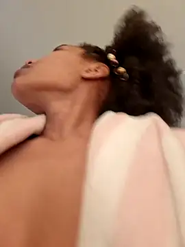 Ebony_love07 live sex cam