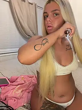 Irish_BarbieMilfx's cam snapshot