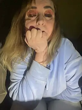 Irina2909@xh live sex cam