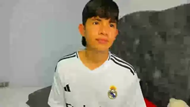 Mikke18 live sex cam