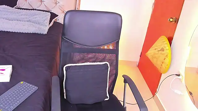 Andrew_wolf7 live sex cam