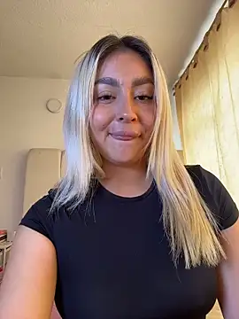 Elina_Hills's cam snapshot