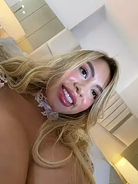 _laura_02's cam snapshot