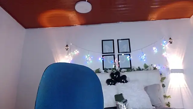 Megan_05_'s cam snapshot