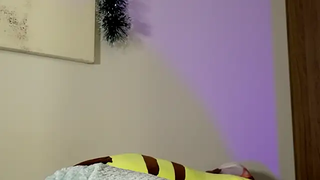 HarpyWitch's cam snapshot