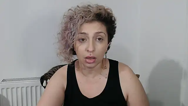 AAARUNY's cam snapshot