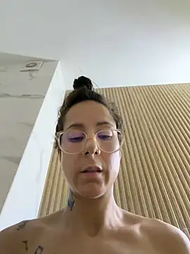 Lili_Cruz38's cam snapshot