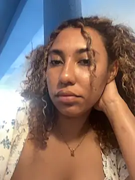 lauraltt live sex cam