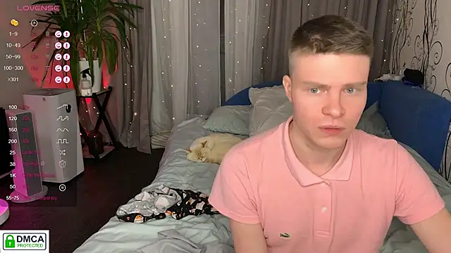 holy_eggs_02's cam snapshot