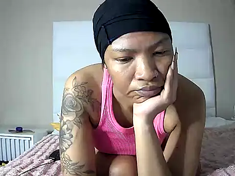 SexyPettiteDonna's cam snapshot