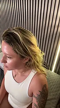 MiaPetit_'s cam snapshot