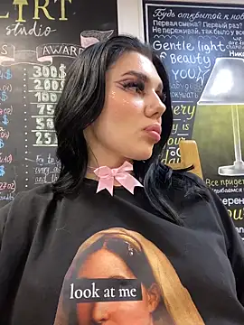 MaeveMoon live sex cam