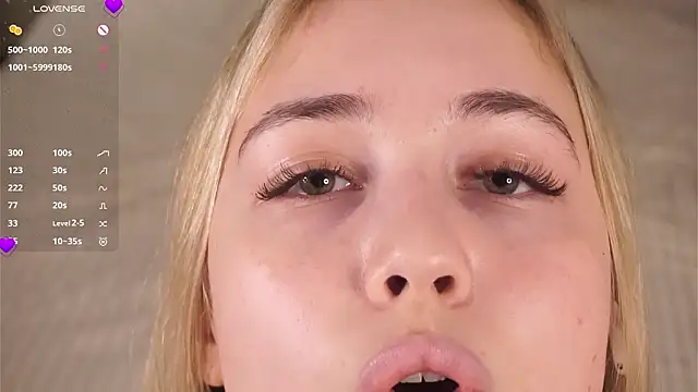 KarynPettas live sex cam