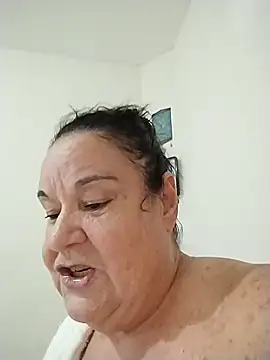 Yaya_Mineira live sex cam