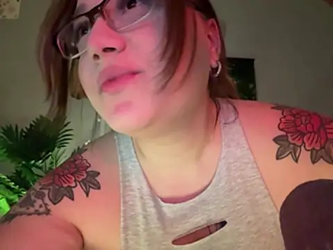 MCThroatGoat's cam snapshot