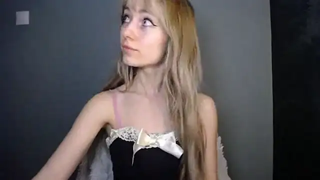 LuciaYoung's cam snapshot