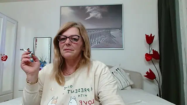 YulliaMilf live sex cam